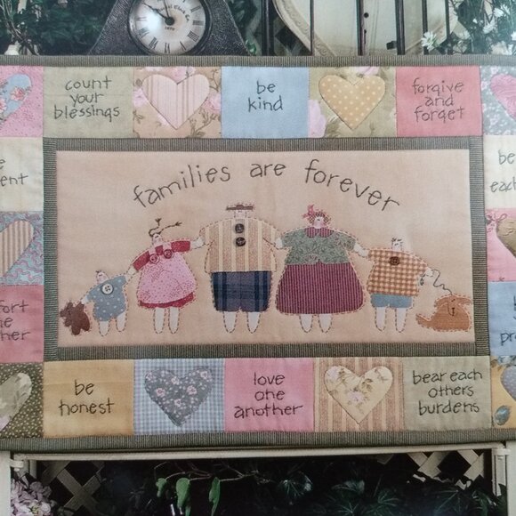 Vintage Family Applique Quilt Sewing Pattern by Art to Heart UNCUT - Picture 2 of 7